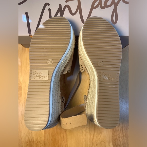 Crown Vintage Dunja Warm Nude Cow Suede Wedge, Size 7M - Picture 4 of 6